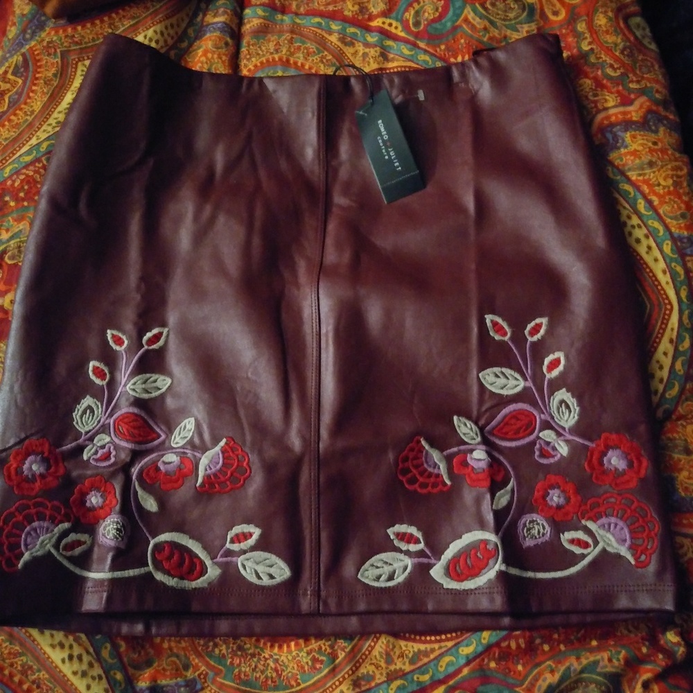 Romeo+Juliet Maroon Skirt